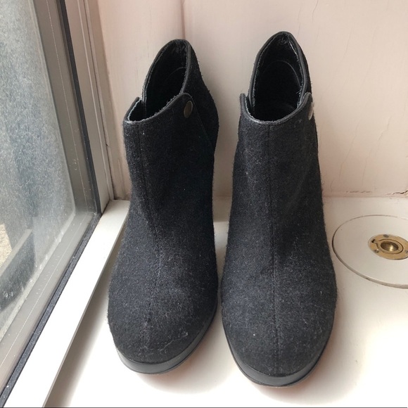 LL. Bean Wool Heels - Picture 2 of 8